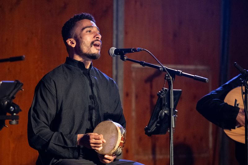 Dwight Breinburg Amsterdams Andalusisch Orkest- Concert beeld Eigen geluid dwight breinburg fotograaf_ onbekend